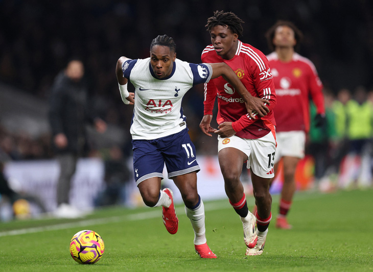 Thua Tottenham, Man United rơi xuống vị trí thứ 15 - Ảnh 2.