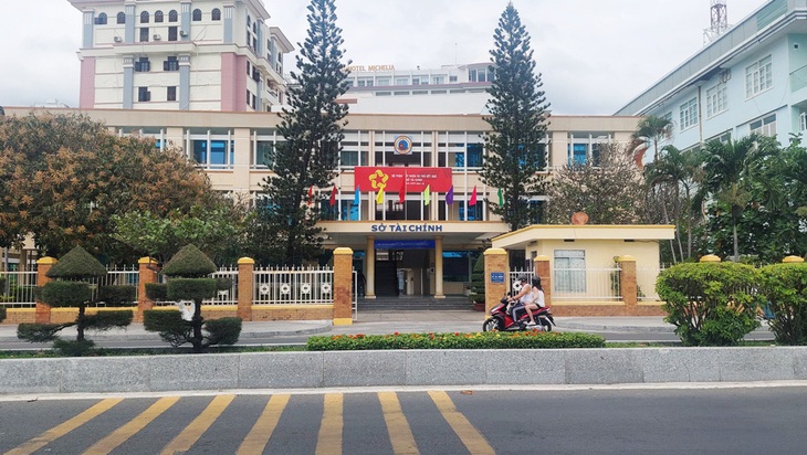 Những giám đốc sở của Khánh Hòa xin nghỉ việc - Ảnh 1.