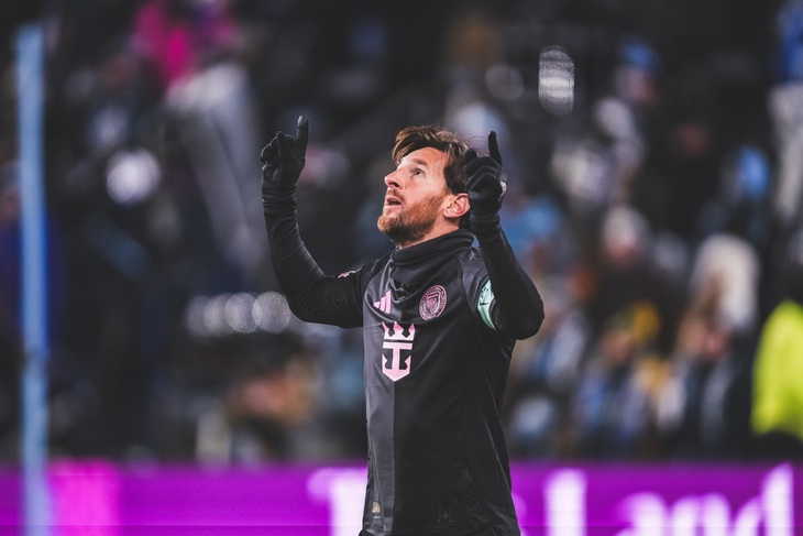Messi khởi động mùa giải mới bằng bàn thắng ngoạn mục dưới trời âm 15 độ - Ảnh 1.