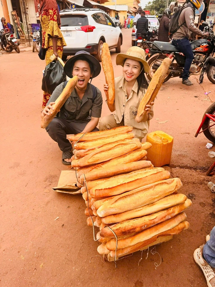 Nắm tay nhau đi khắp thế gian: Vợ chồng Tí - Thắm và mục tiêu 195 quốc gia - Ảnh 2. Nắm tay nhau đi khắp thế gian: Vợ chồng Tí - Thắm và mục tiêu 195 quốc gia - Ảnh 2.