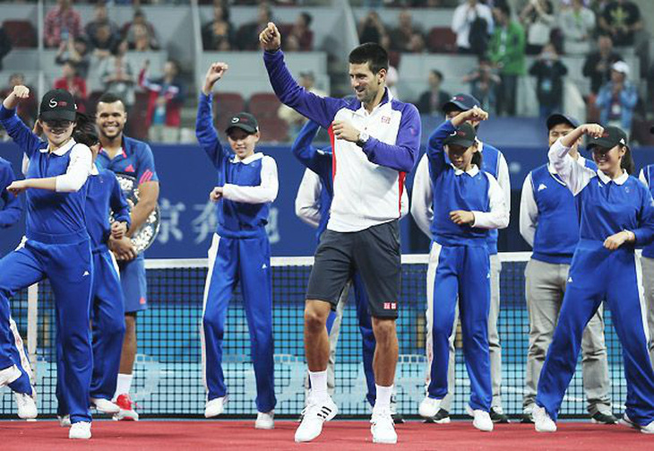 Djokovic nhảy Gangnam Style sau chức vô địch ở Trung Quốc năm 2012
