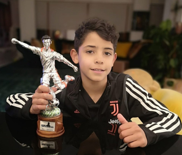 Ronaldo Jr đang nổi như cồn trong màu áo đội trẻ Juventus. Ảnh: Instagram.