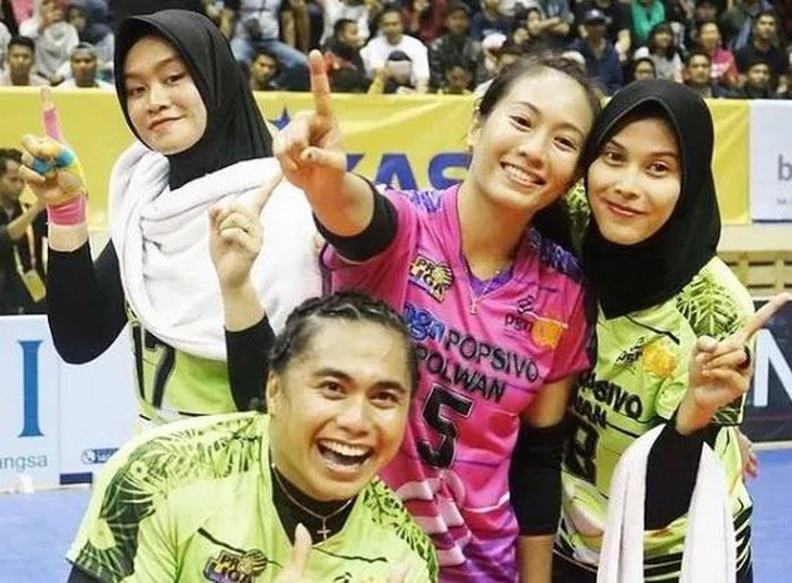 Hội chị em bóng chuyền Indonesia không bất ngờ khi Aprilia Manganang hóa soái ca.