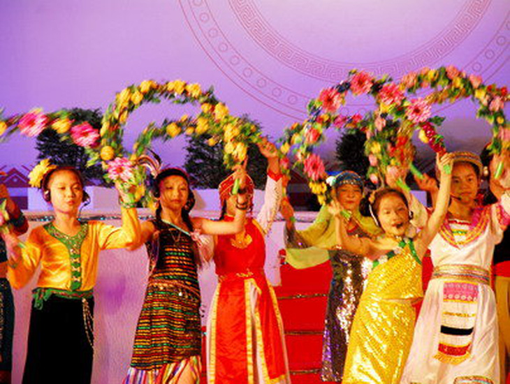 Hưởng ứng Ngày văn hóa các dân tộc Việt Nam