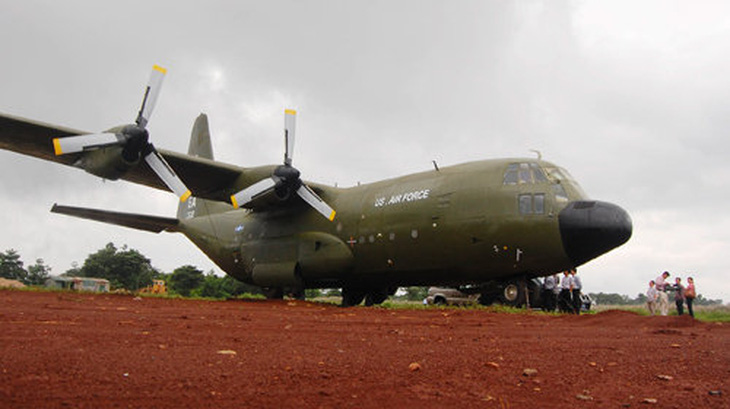 Tiếp nhận máy bay C130 ở chiến trường Khe Sanh - Tà Cơn