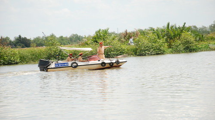 Chìm xuồng, 4 người chết