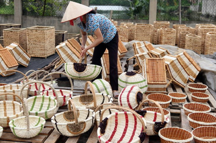 Làng Lưu Thượng giữ gìn nghề đan guột truyền thống