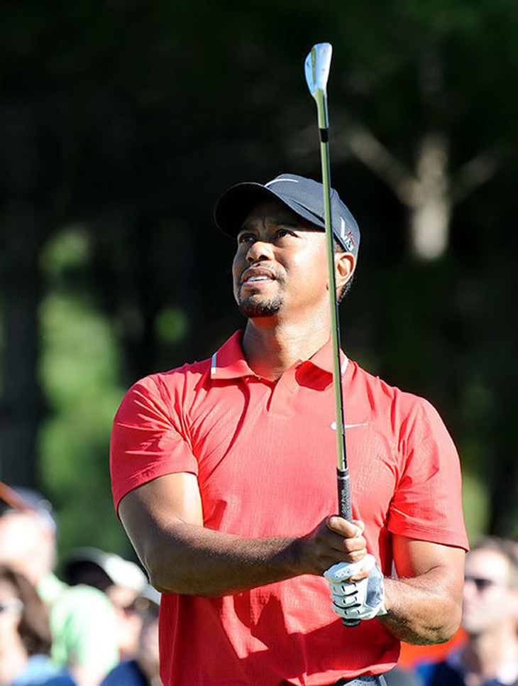 Vì sao Tiger Woods tuột dốc không phanh?