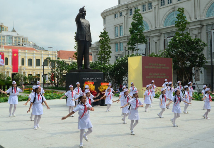 Tượng đài Chủ tịch Hồ Chí Minh có ý nghĩa sâu sắc