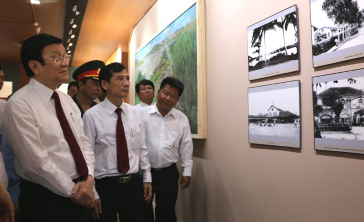 Chủ tịch nước dâng hương khu lưu niệm luật sư Nguyễn Hữu Thọ