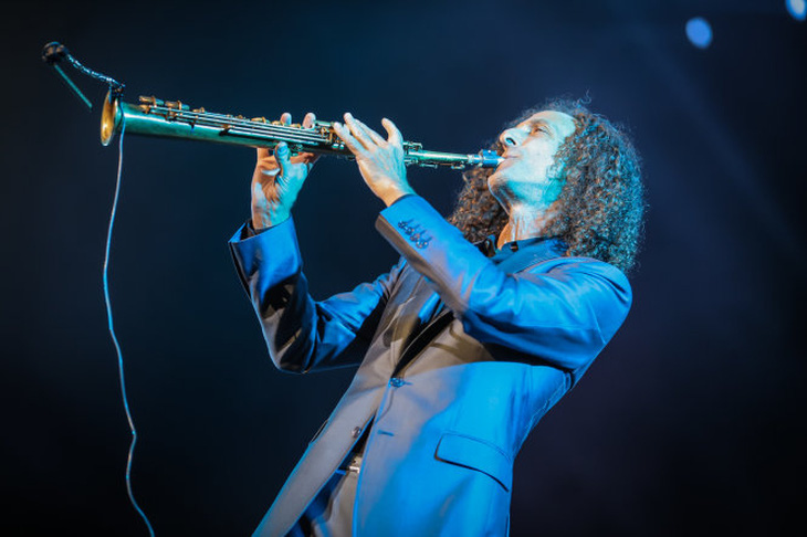 Kenny G mê hoặc khán giả bằng tiếng kèn “phù thủy”