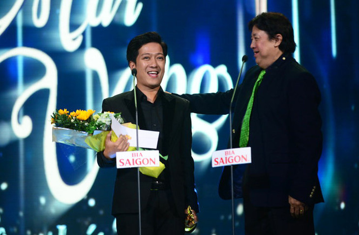 Trường Giang vượt qua Hoài Linh đoạt hai giải Mai Vàng