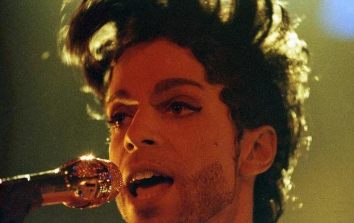 ​Prince qua đời vì dùng thuốc giảm đau quá liều