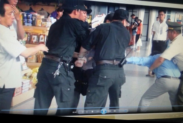 Nhân viên VietjetAir bị tấn công ở sân bay Đà Nẵng