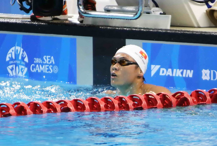 Lâm Quang Nhật phá kỷ lục quốc gia cự ly 1.500m tự do