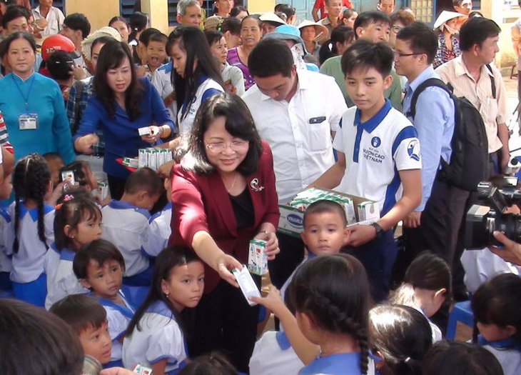 Quỹ sữa Vươn cao Việt Nam hướng đến trẻ em vùng cao Tuyên Quang - Ảnh 10.