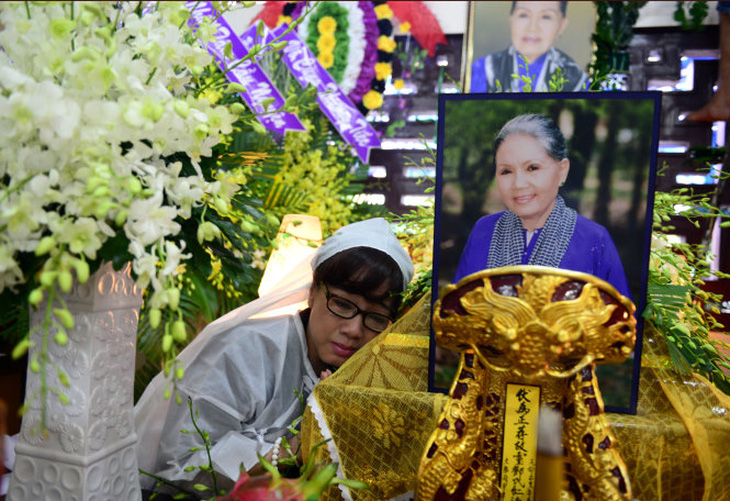 Sầu nữ Út Bạch Lan: Muốn mặc áo bà ba khi mất