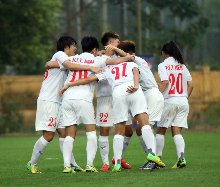 Giành quyền vào VCK U19 châu Á, tuyển U19 nữ VN  được “bồi dưỡng” động viên