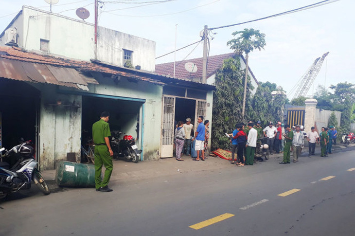 Cắt thùng phuy phát nổ, người đàn ông 58 tuổi dập nát cả chân - Ảnh 3.