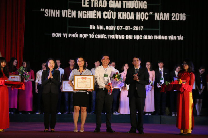 Giải thưởng “Sinh viên nghiên cứu khoa học” trở lại