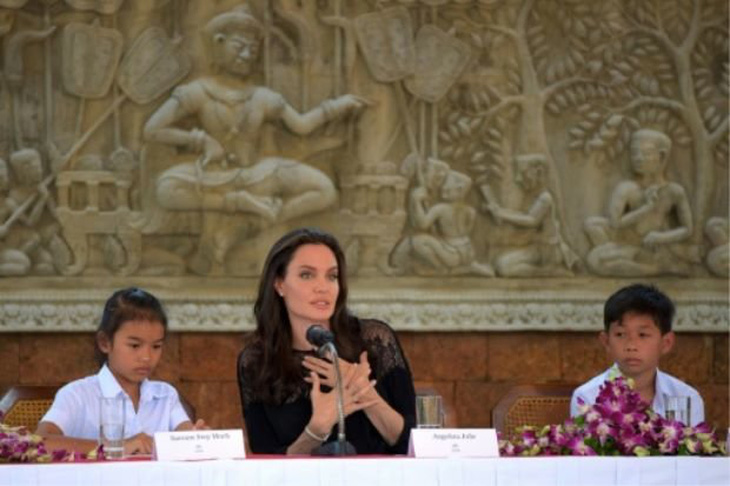 Angelina Jolie ra mắt phim về nỗi kinh hoàng Khmer Đỏ ở Campuchia