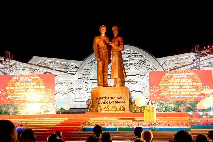 Khánh thành tượng đài Nguyễn Sinh Sắc - Nguyễn Tất Thành