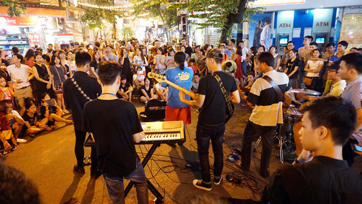 Văn hóa vùng, miền biểu diễn tại phố đi bộ hồ Hoàn Kiếm