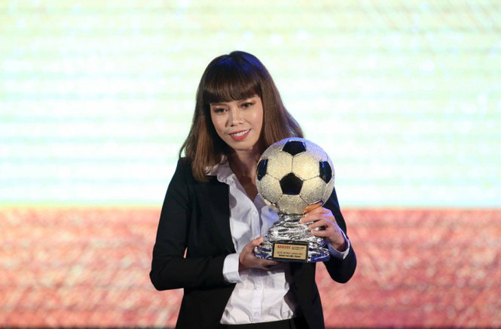 ​Thanh Trung và Kiều Trinh giành Quả bóng Vàng VN 2017