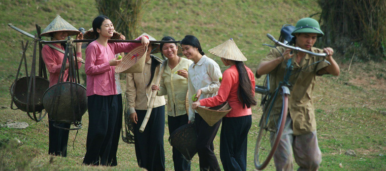 Thương nhớ ở ai: thương lắm, ông bà cha mẹ mình đã sống... - Ảnh 6.