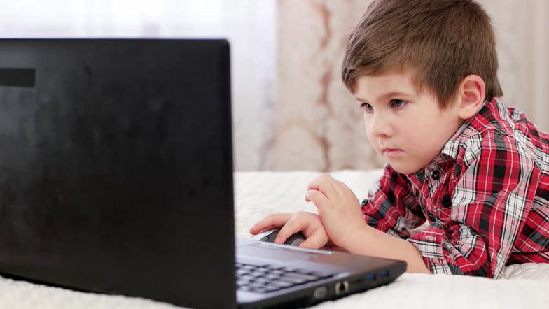 Làm sao giữ cho trẻ em an toàn khi online - Ảnh 1.