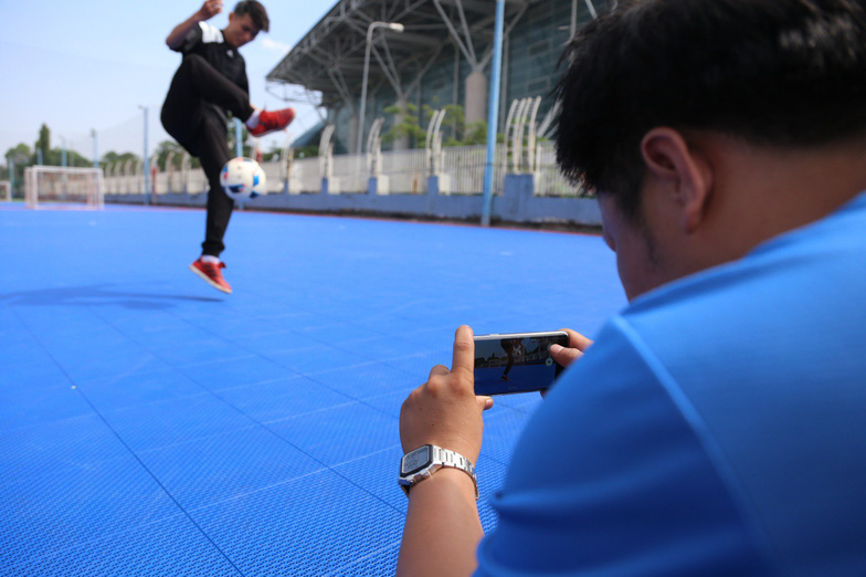 Khuấy động trào lưu lơ lửng chậm cùng freestyle football và parkout - Ảnh 2.