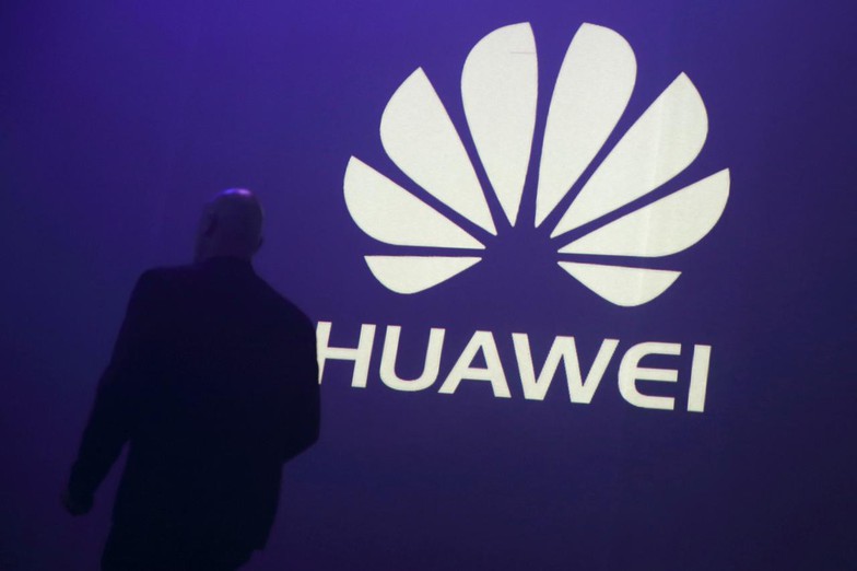 Nghị sĩ Mỹ hối thúc AT&T cắt quan hệ với Huawei - Ảnh 1.