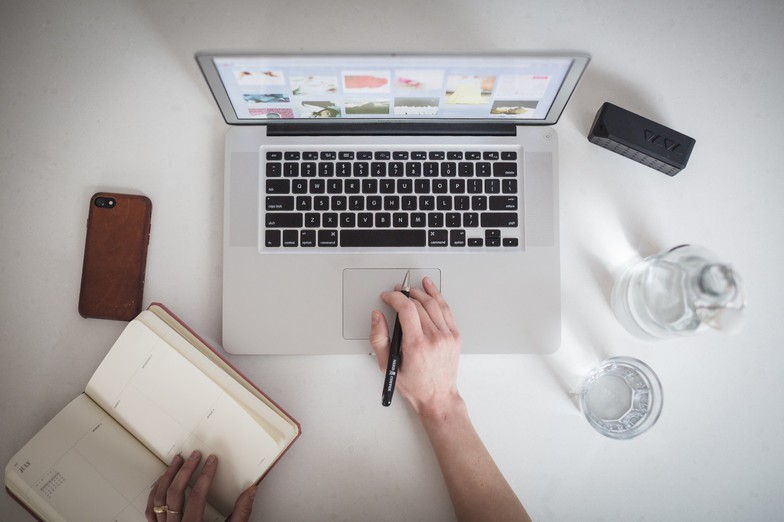 Sắp tới máy Mac sẽ sử dụng chip riêng của Apple - Ảnh 1.