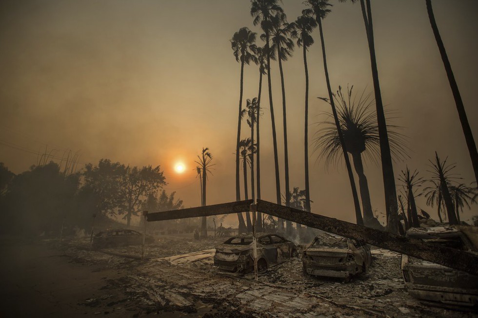 Những hình ảnh kinh hoàng ở biển lửa California - Ảnh 18. Những hình ảnh kinh hoàng ở biển lửa California - Ảnh 18.