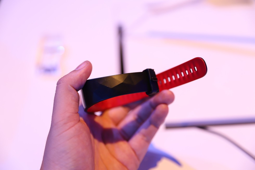Gear Fit2 Pro: thiết bị đeo hỗ trợ thể thao chuẩn chuyên nghiệp - Ảnh 4. Gear Fit2 Pro: thiết bị đeo hỗ trợ thể thao chuẩn chuyên nghiệp - Ảnh 4.