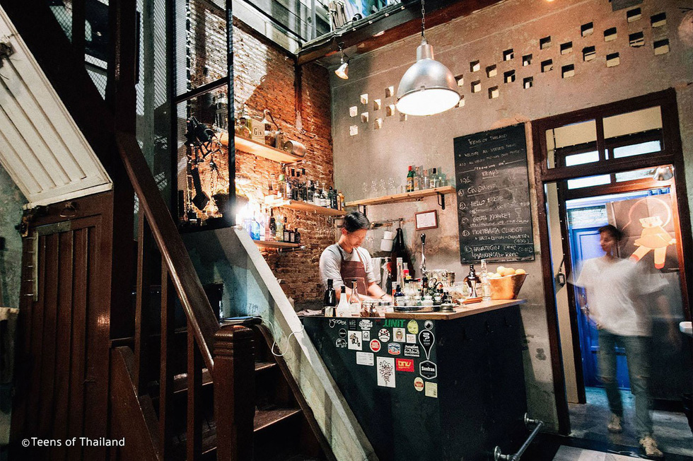 9 quán bar ở Bangkok đẹp ngất ngây - Ảnh 30. 9 quán bar ở Bangkok đẹp ngất ngây - Ảnh 30.