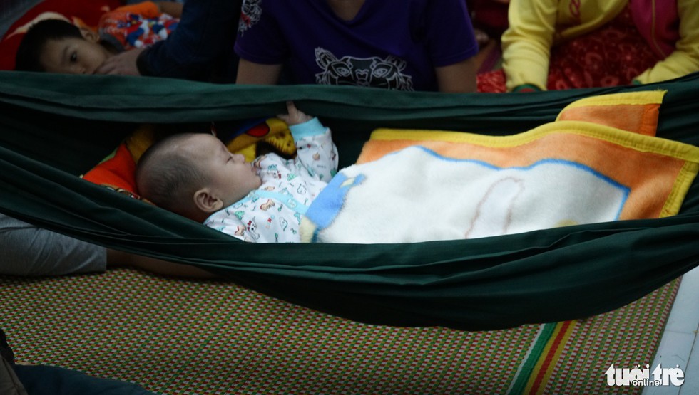 2.000 trẻ đất mũi Cà Mau trú bão trong đêm lạnh - Ảnh 7. 2.000 trẻ đất mũi Cà Mau trú bão trong đêm lạnh - Ảnh 7.