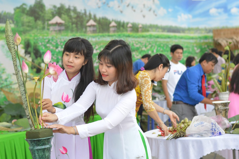 Đồng Tháp làm du lịch: thuần khiết như sen, hồn hậu như người - Ảnh 1. Đồng Tháp làm du lịch: thuần khiết như sen, hồn hậu như người - Ảnh 1.