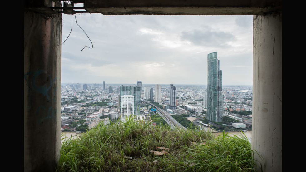 Sathorn Unique Tower - Tòa tháp ‘ma’ bị lãng quên ở Bangkok - Ảnh 10. Sathorn Unique Tower - Tòa tháp ‘ma’ bị lãng quên ở Bangkok - Ảnh 10.