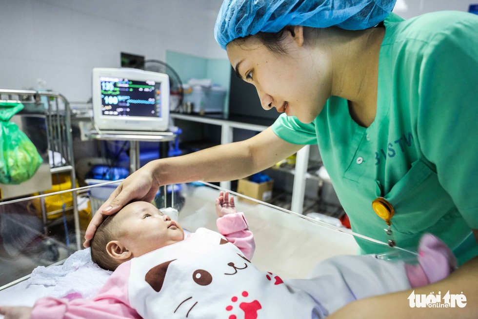 Bé Gái đang chờ mẹ... - Ảnh 3. Bé Gái đang chờ mẹ... - Ảnh 3.