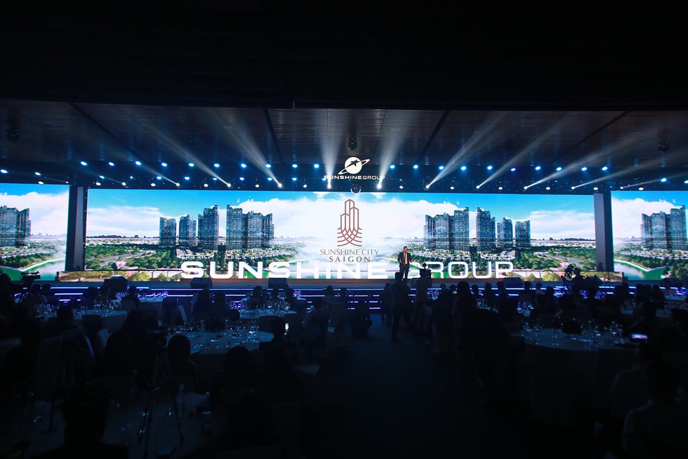 Mãn nhãn với đêm ra mắt Sunshine Group tại TP.HCM - Ảnh 7. Mãn nhãn với đêm ra mắt Sunshine Group tại TP.HCM - Ảnh 7.
