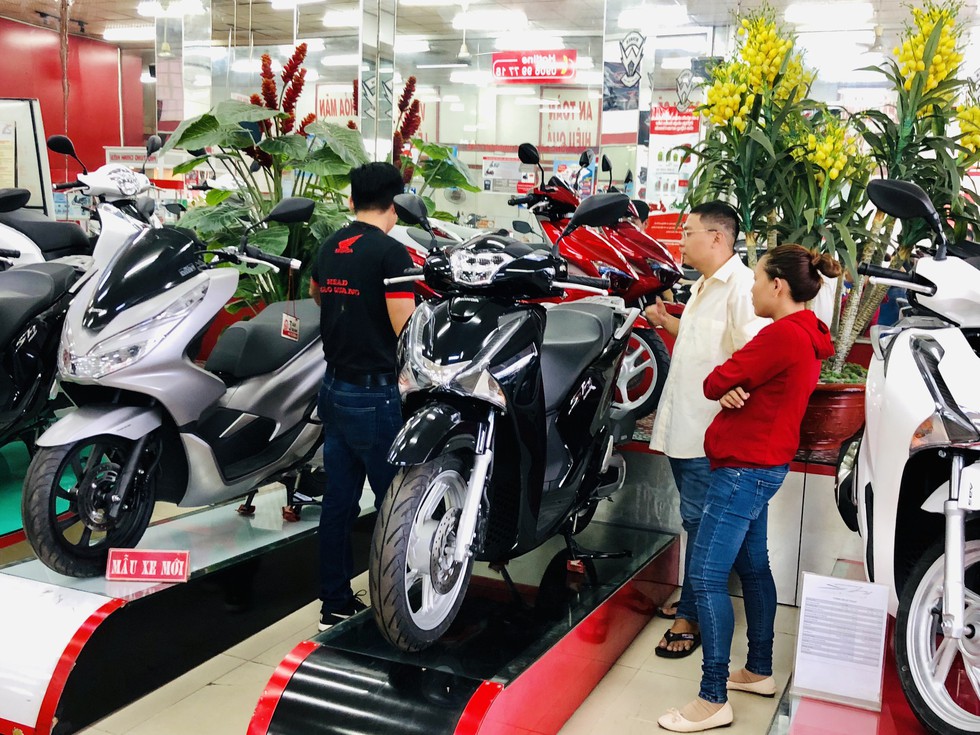 Tiêu thụ giảm nhưng người Việt vẫn mua khoảng 250.000 xe máy/tháng - Ảnh 1. Tiêu thụ giảm nhưng người Việt vẫn mua khoảng 250.000 xe máy/tháng - Ảnh 1.