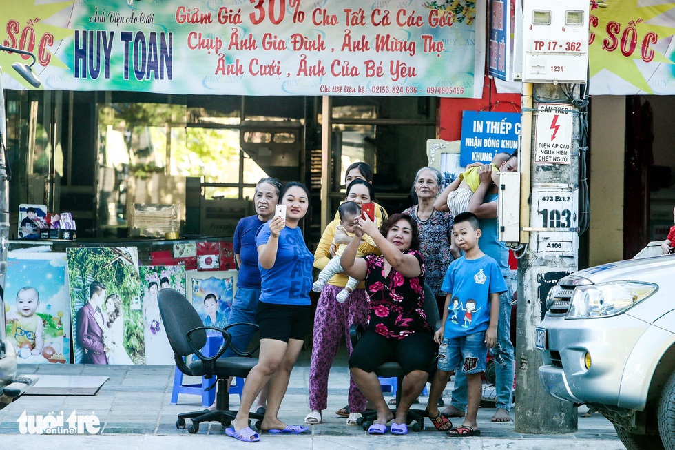 Thủ tướng Pháp thăm di tích Điện Biên Phủ - Ảnh 14. Thủ tướng Pháp thăm di tích Điện Biên Phủ - Ảnh 14.