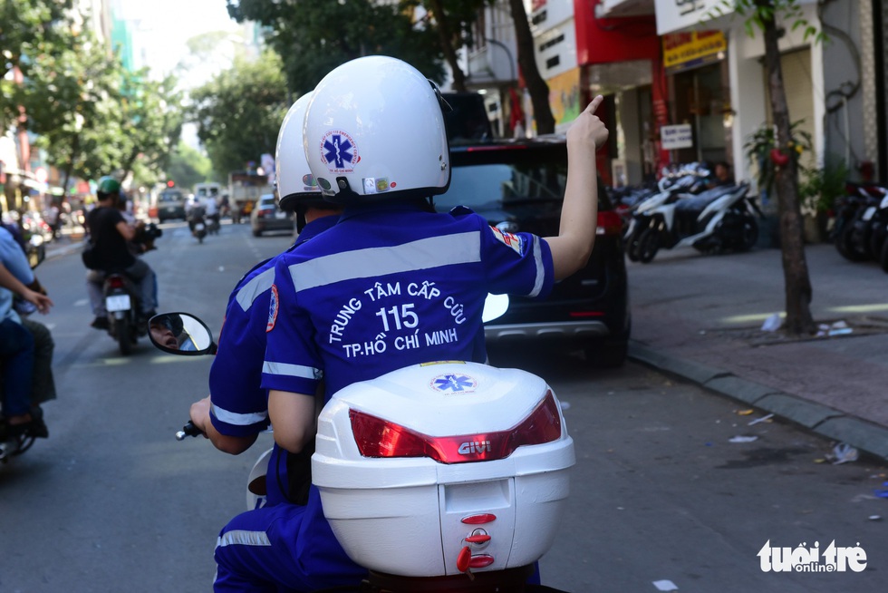 Bệnh nhân đầu tiên được cấp cứu bằng xe hai bánh - Ảnh 2. Bệnh nhân đầu tiên được cấp cứu bằng xe hai bánh - Ảnh 2.