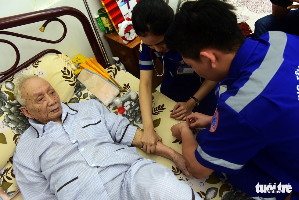 Bệnh nhân đầu tiên được cấp cứu bằng xe hai bánh - Ảnh 5. Bệnh nhân đầu tiên được cấp cứu bằng xe hai bánh - Ảnh 5.