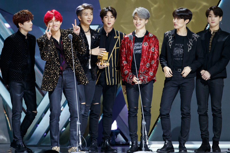 BTS thông báo tạm dừng biểu diễn, fan phản hồi tích cực - Ảnh 9. BTS thông báo tạm dừng biểu diễn, fan phản hồi tích cực - Ảnh 9.