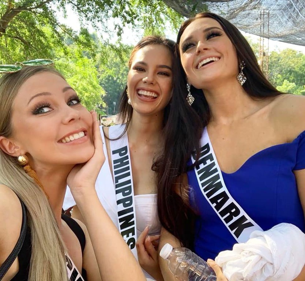Kiểu catwalk nham thạch của Hoa hậu Hoàn vũ Catriona Gray - Ảnh 7. Kiểu catwalk nham thạch của Hoa hậu Hoàn vũ Catriona Gray - Ảnh 7.