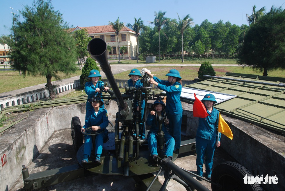 Những bóng hồng canh trời tuổi đôi mươi ở Đồng Hới - Ảnh 1. Những bóng hồng canh trời tuổi đôi mươi ở Đồng Hới - Ảnh 1.