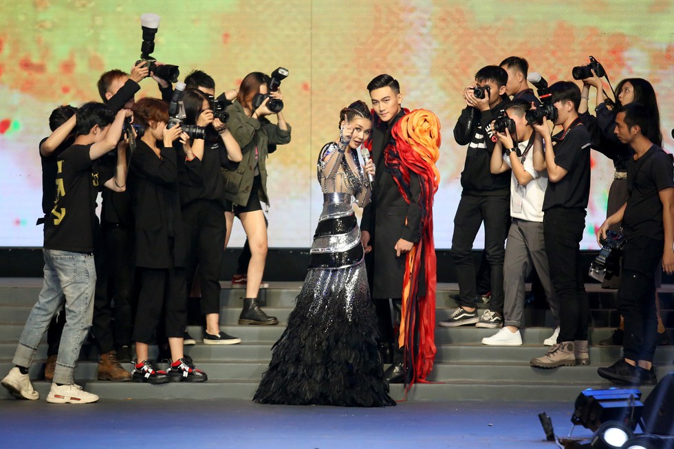 VTV cắt sóng chung kết The Face 2018 vì... nói quá nhiều - Ảnh 9. VTV cắt sóng chung kết The Face 2018 vì... nói quá nhiều - Ảnh 9.