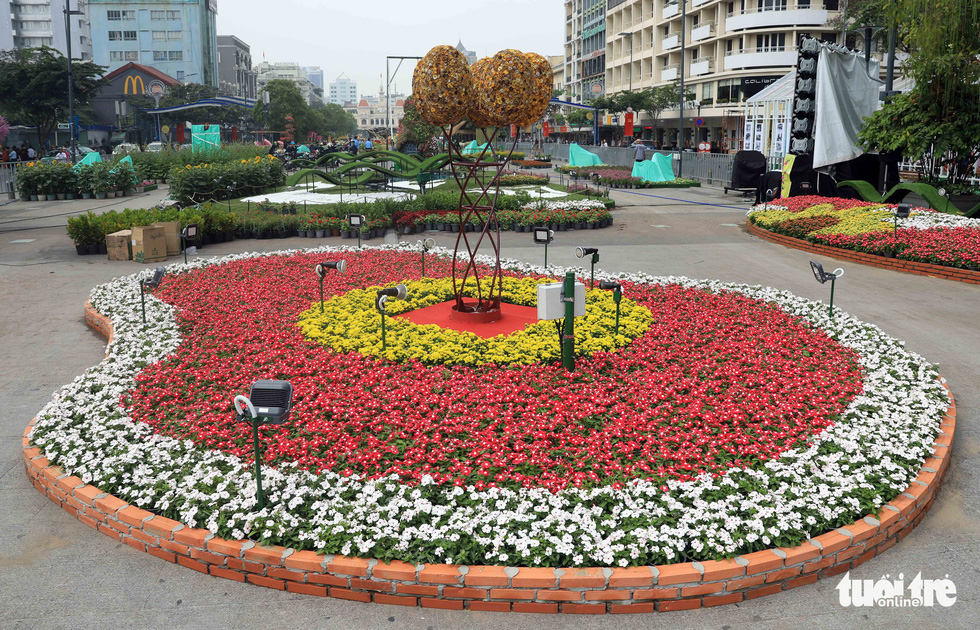 Chó Phú Quốc nổi bật ở đường hoa Nguyễn Huệ - Ảnh 21.